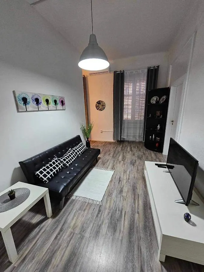 App Garibaldi Apartman Fiume