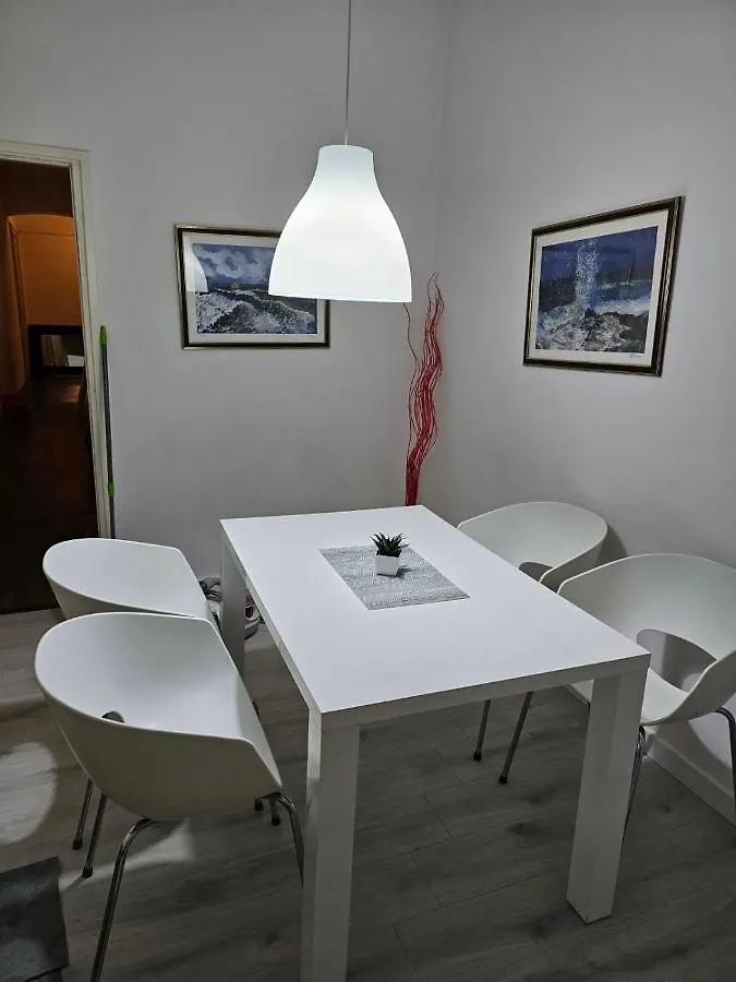 App Garibaldi Apartman Fiume