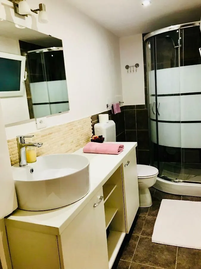 App Garibaldi Apartment Rijeka